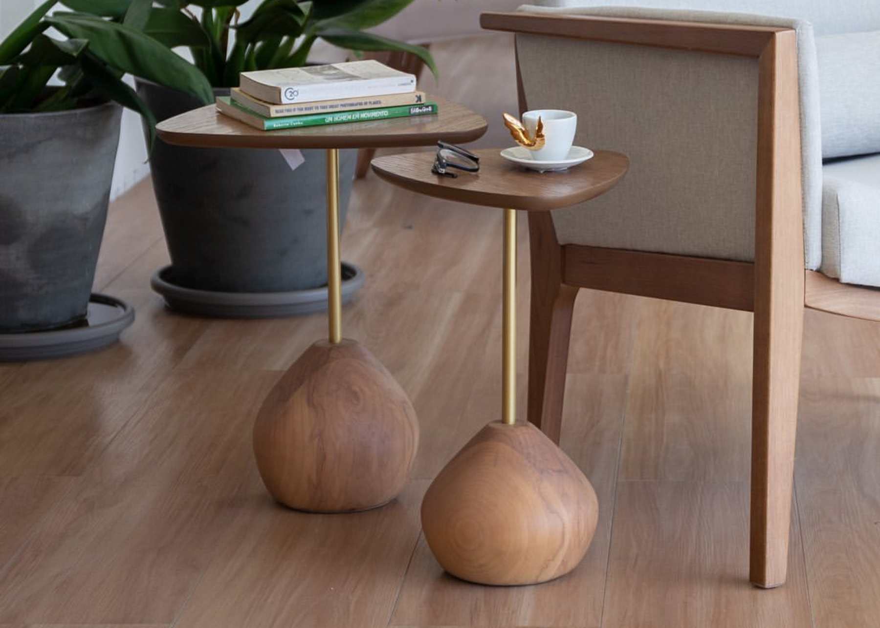 Mesa Lateral Miriam