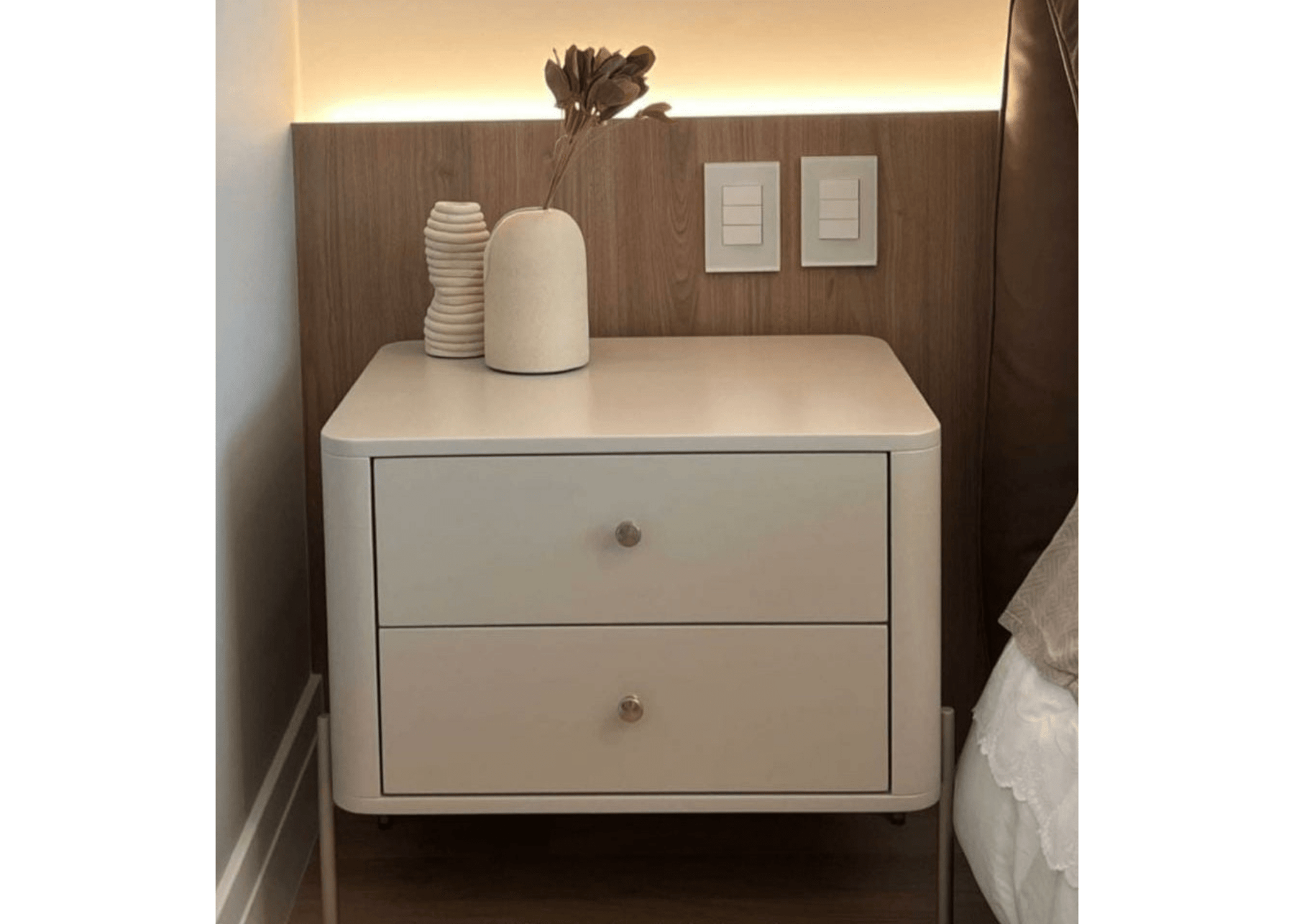 Mesa de Cabeceira Jade