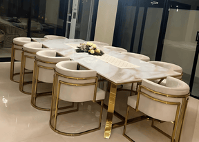Conjunto de Jantar Mesa Gregori e 10 Poltronas Charme