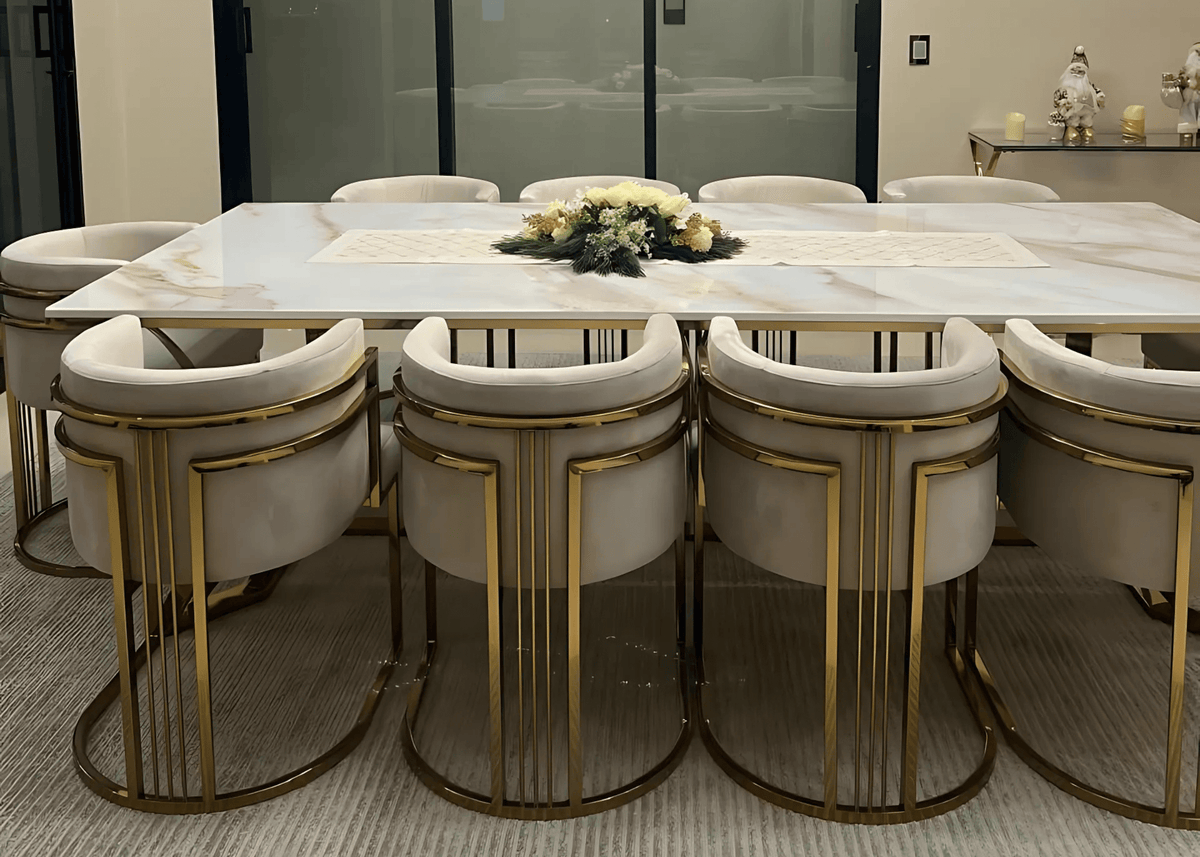 Conjunto de Jantar Mesa Gregori e 10 Poltronas Charme
